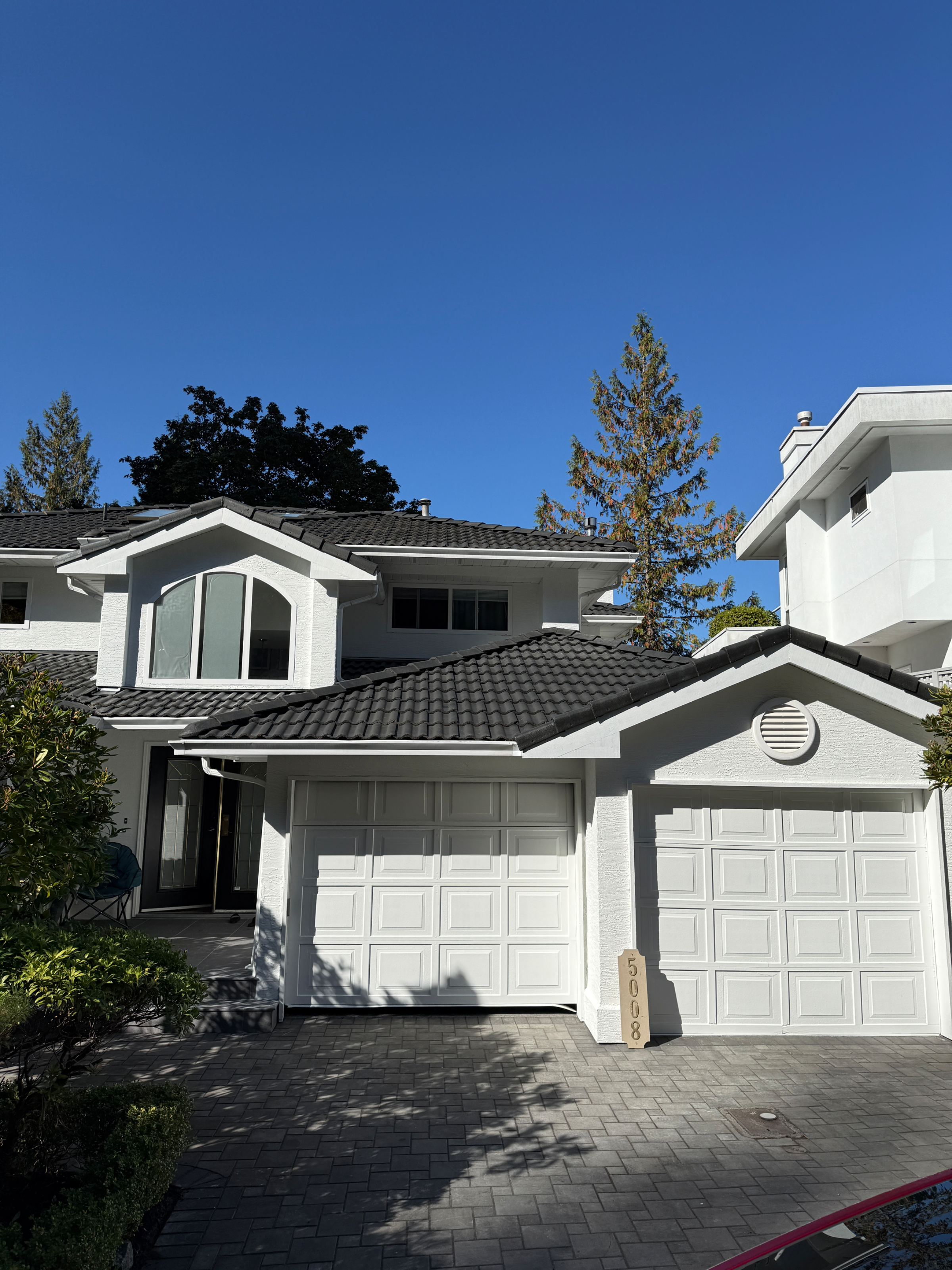 Roof Tiles and Stucco Painting in West Vancouver