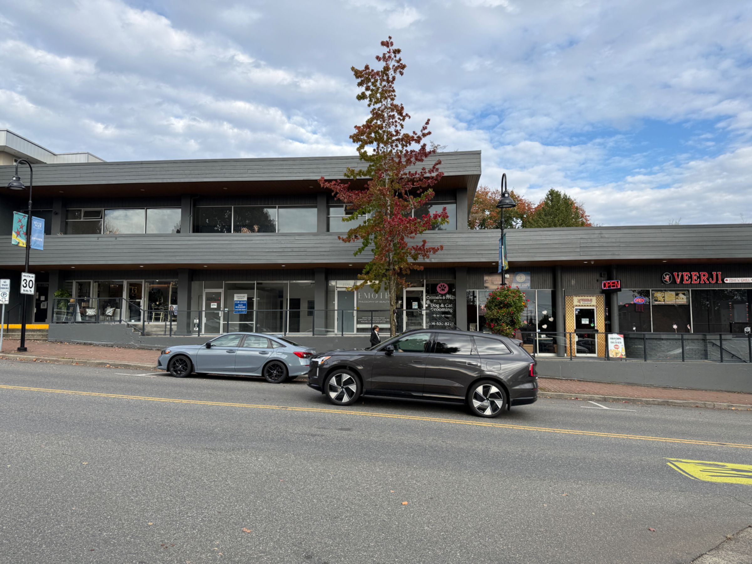 1310 Johnston Road – White Rock Commercial Plaza Exterior Painting